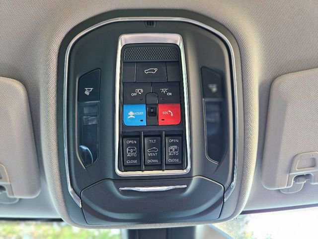 Used 2021 Jeep Grand Cherokee L Limited image 27