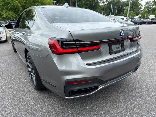 Used 2022 BMW 740i w/ M Sport Package RWD image 12