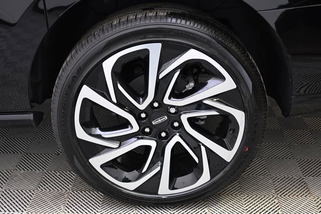 New 2026 Lincoln Navigator L Black Label image 20