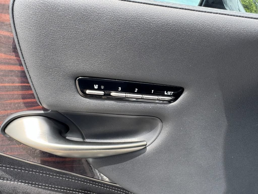 Used 2018 Lexus LS 500 AWD w/ Interior Upgrade Package image 17