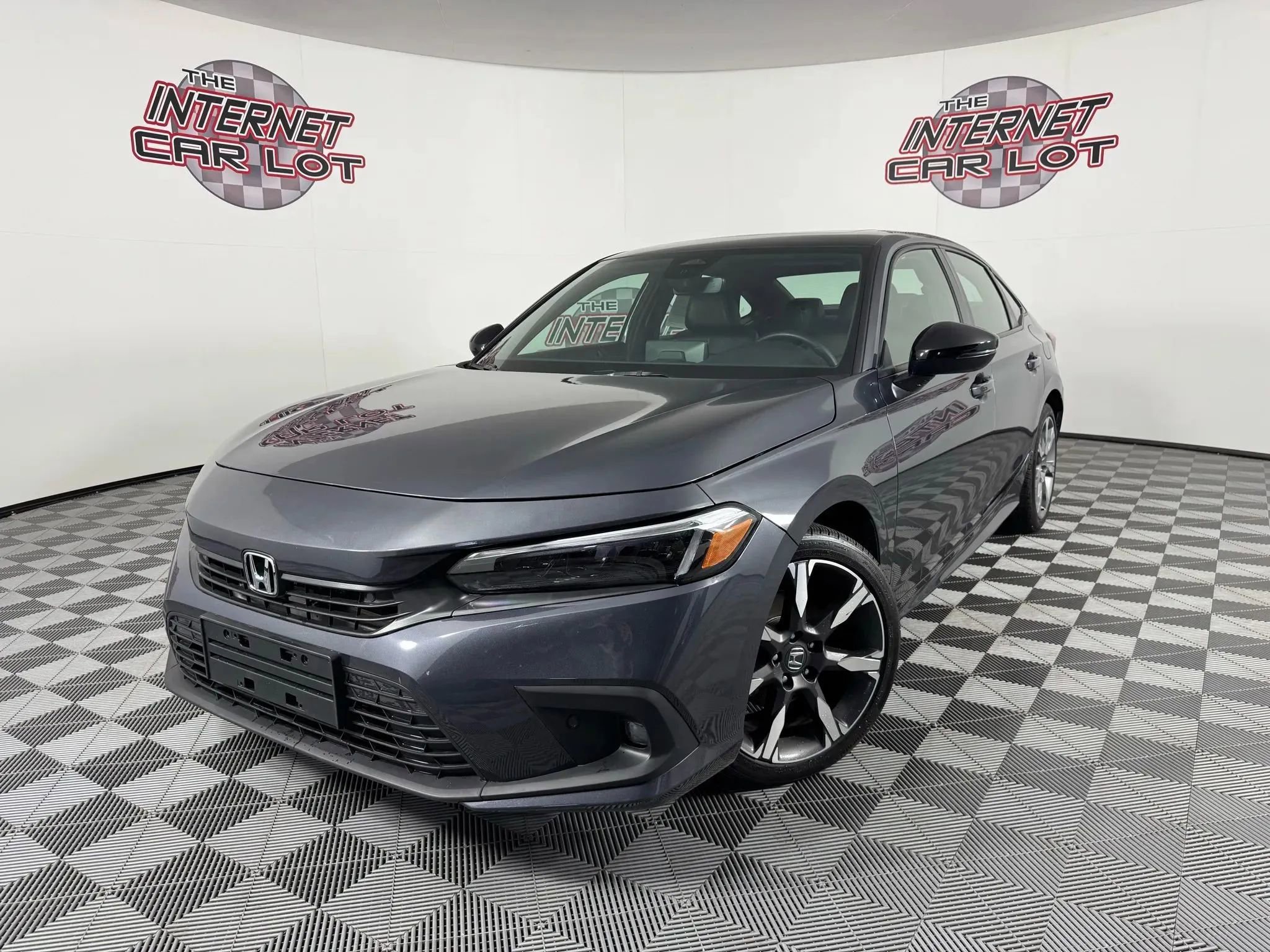 Used 2025 Honda Civic Sport Touring image 1