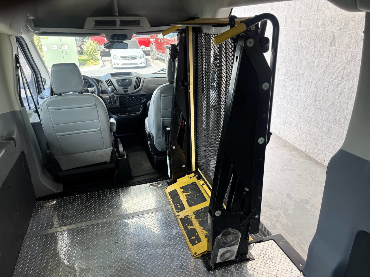Used 2017 Ford Transit 350 XL RWD image 22