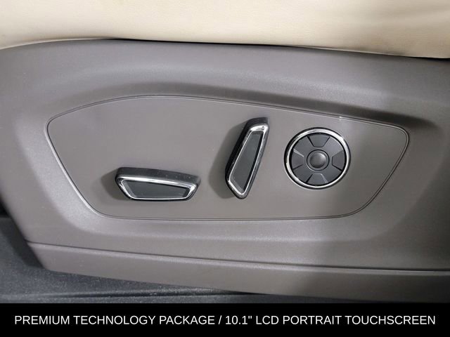 Used 2020 Ford Explorer Platinum w/ Premium Technology Package AWD/4WD image 14