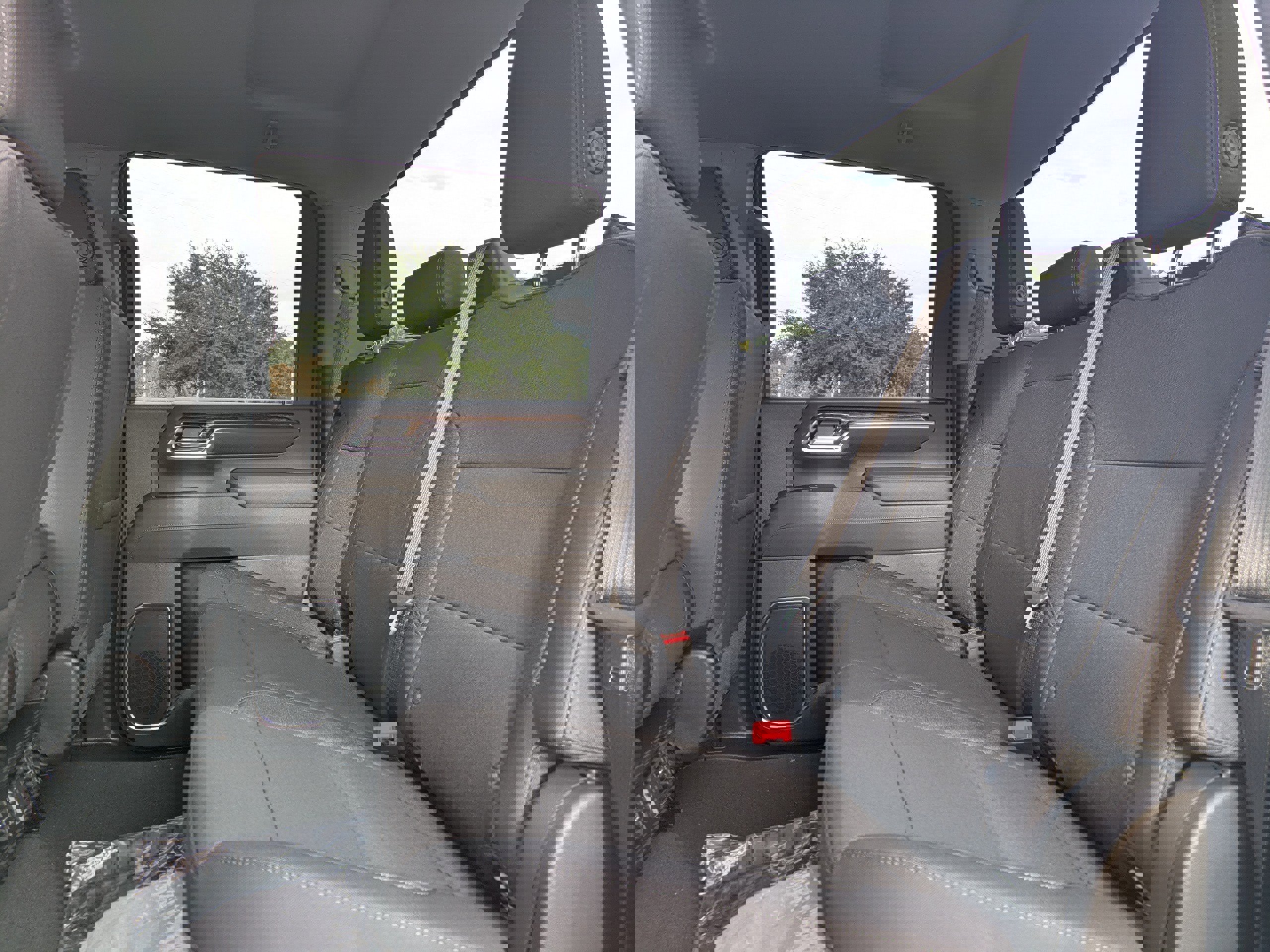 New 2026 GMC Sierra 2500 SLE image 13