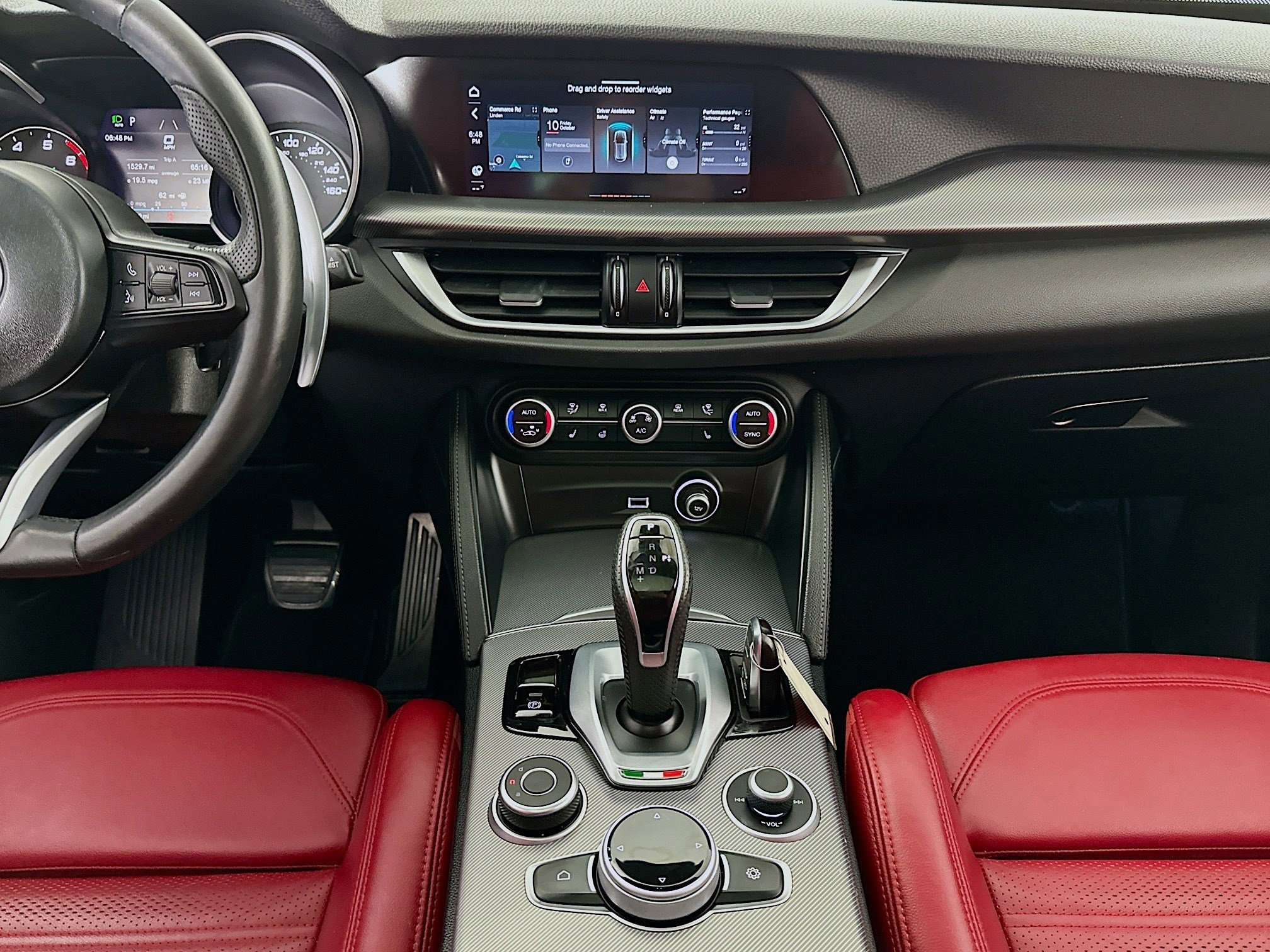 Used 2022 Alfa Romeo Stelvio Veloce image 11