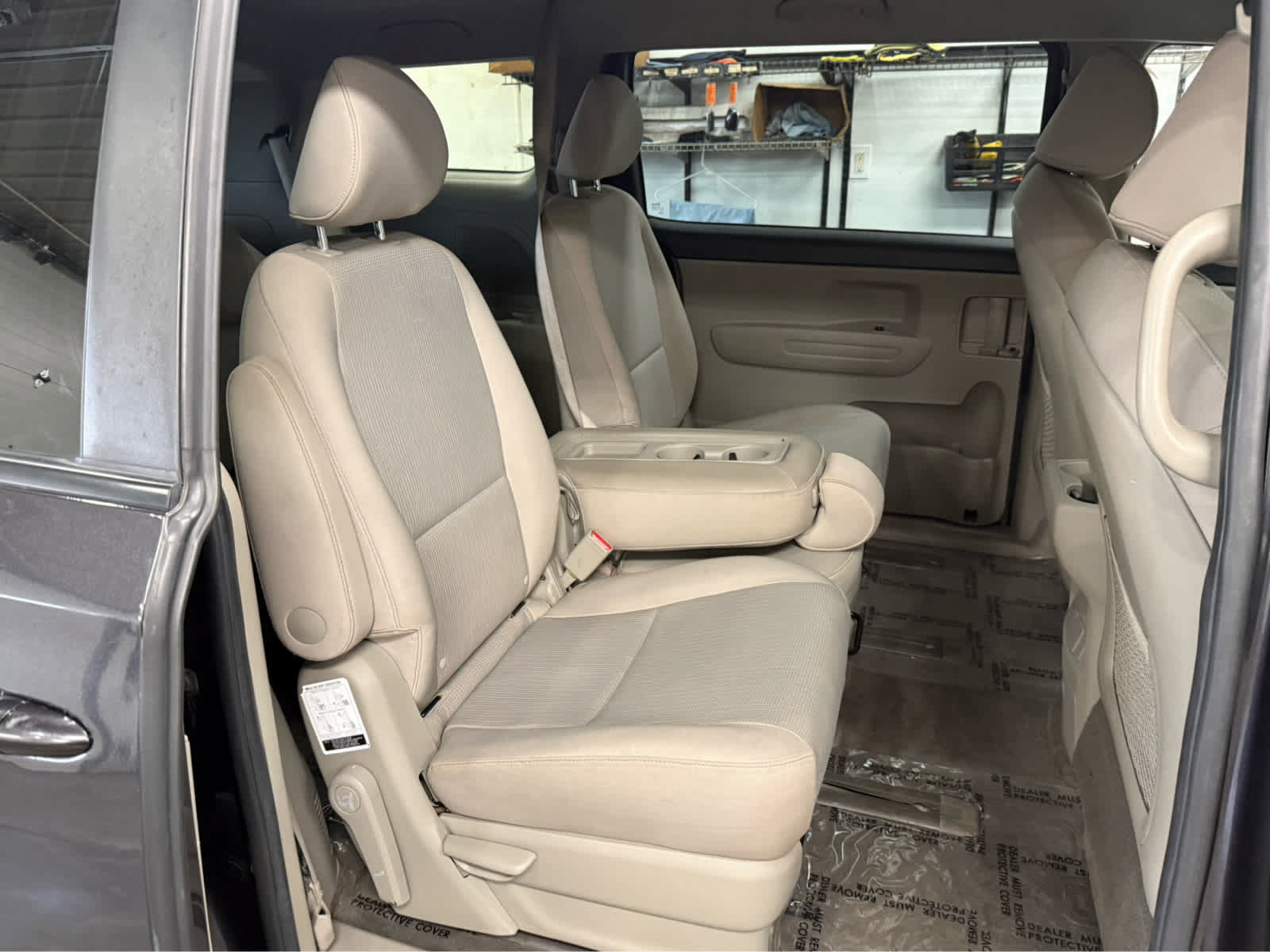 Used 2021 Kia Sedona LX FWD image 25