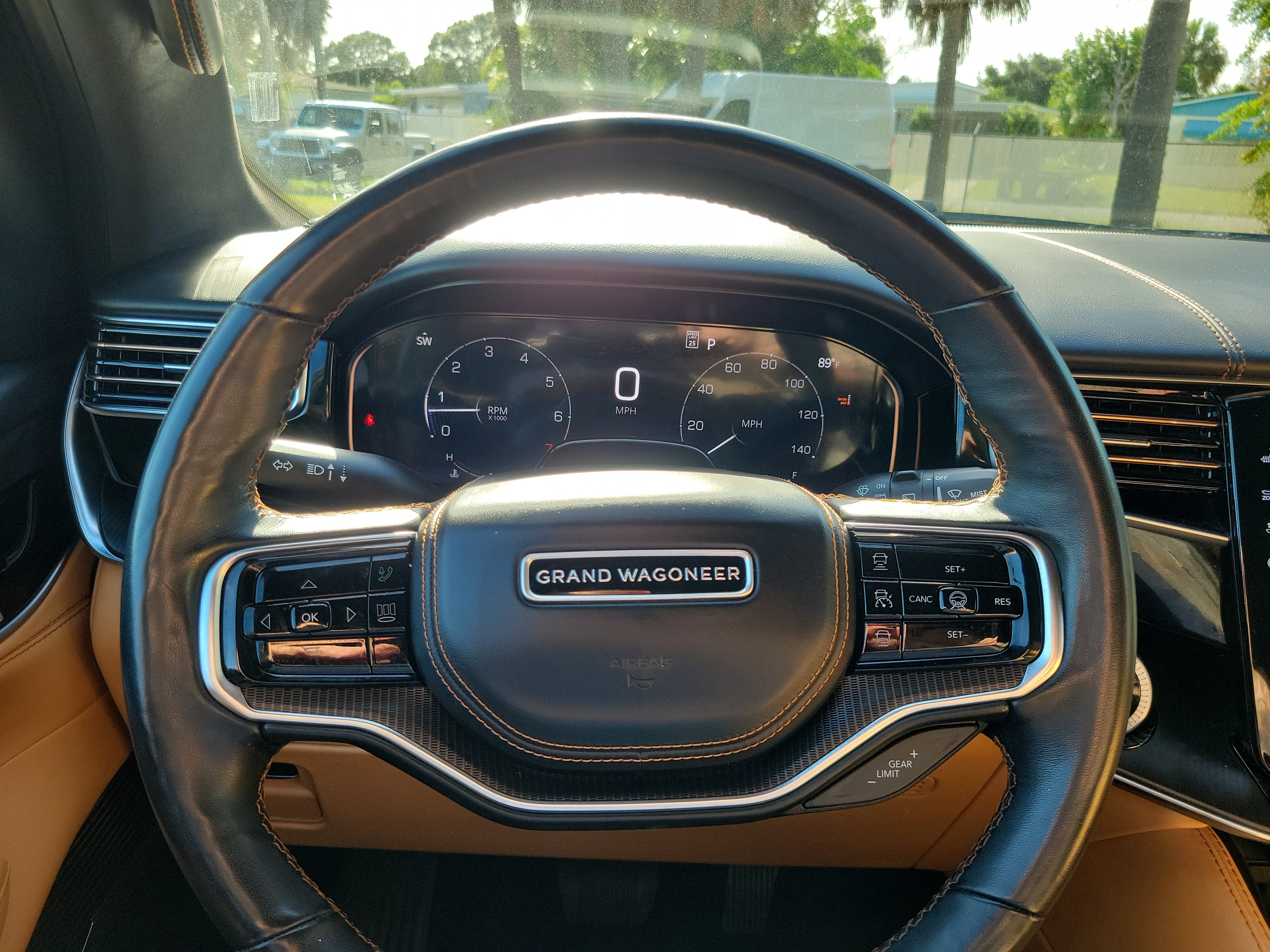 Used 2025 Jeep Grand Wagoneer Series III w/ Rear Seat Video Group 1 AWD/4WD image 23
