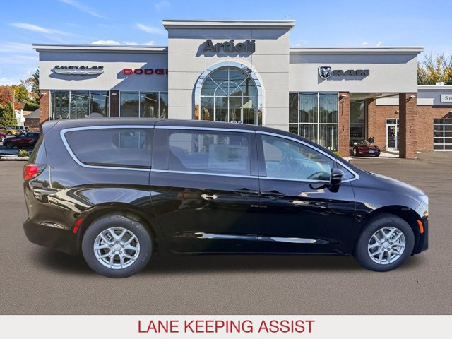 New 2027 Chrysler Pacifica LX FWD image 7