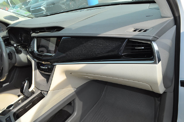 Used 2025 Cadillac XT6 Premium Luxury w/ LPO, Floor Liner Package AWD/4WD image 21