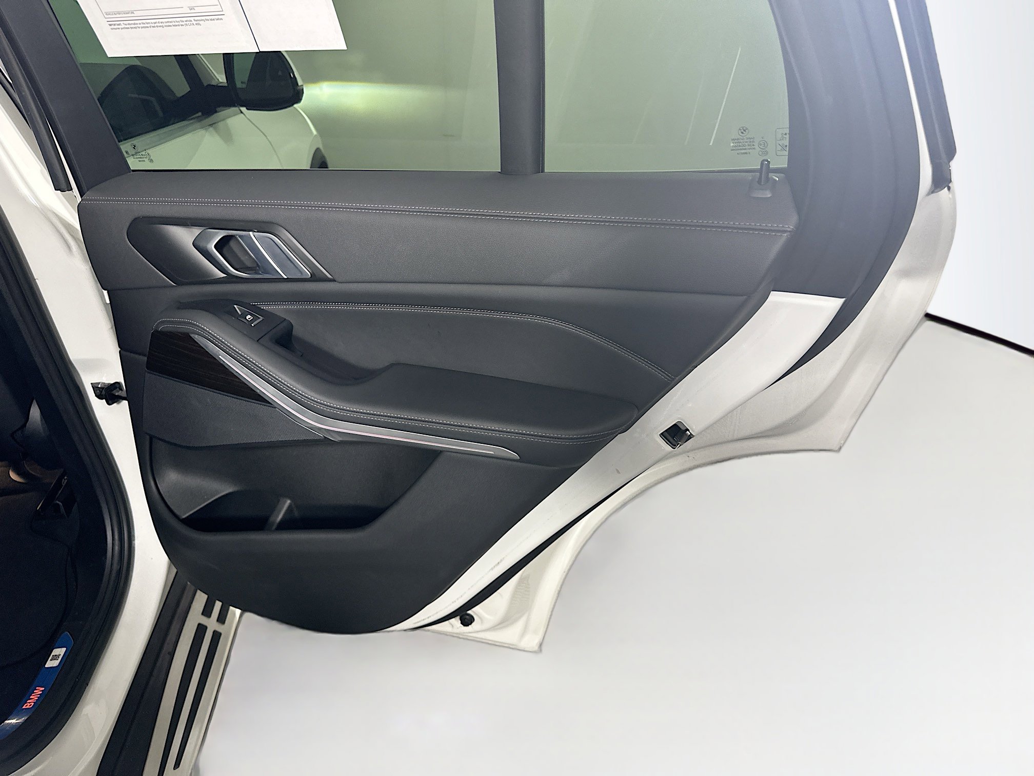 Used 2023 BMW X5 sDrive40i w/ Parking Assistance Package image 32