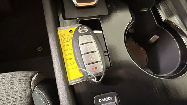 Used 2021 Nissan Rogue SV FWD image 22