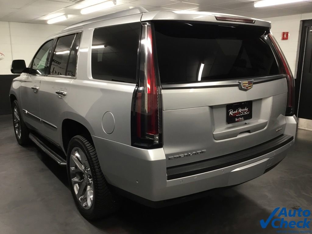 Used 2017 Cadillac Escalade Luxury AWD/4WD image 7