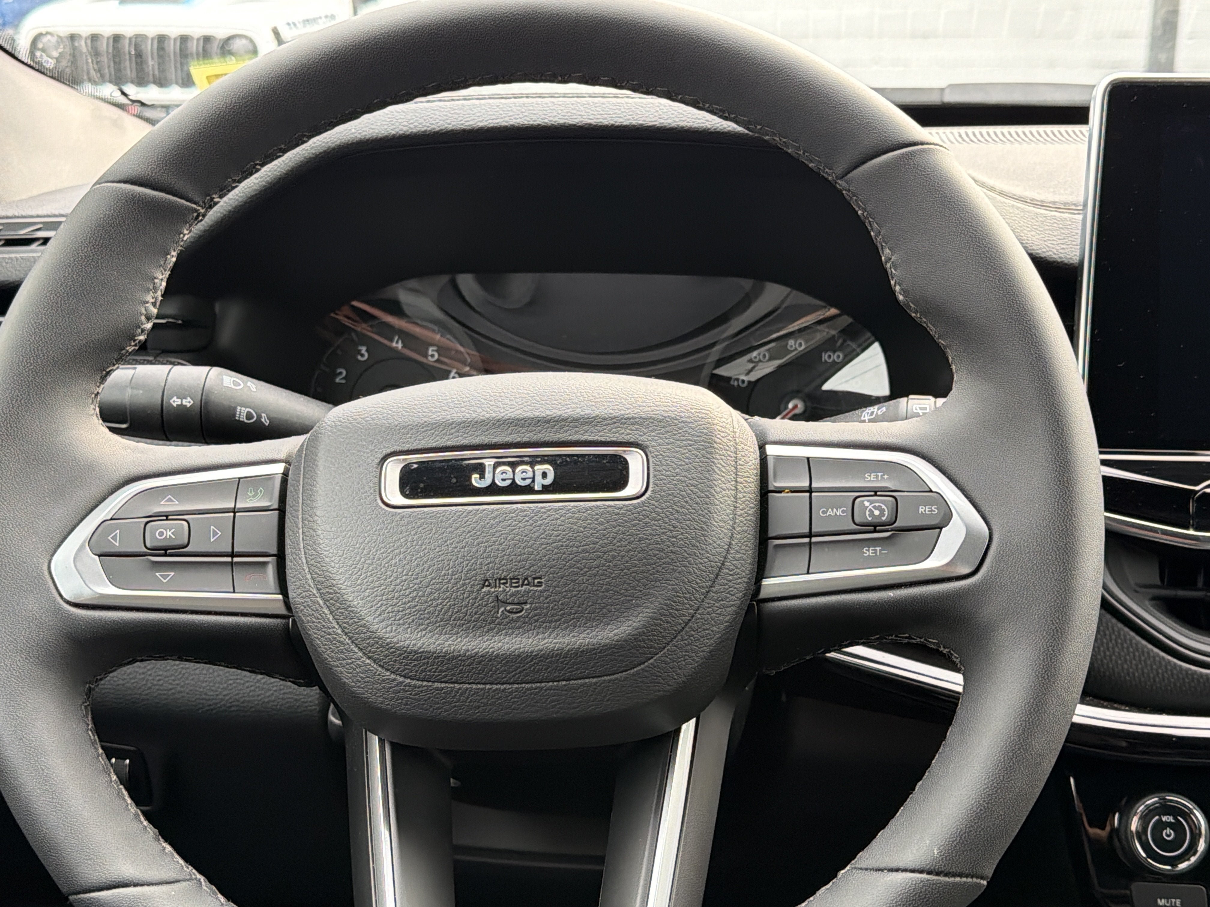 Used 2026 Jeep Compass Latitude AWD/4WD image 14