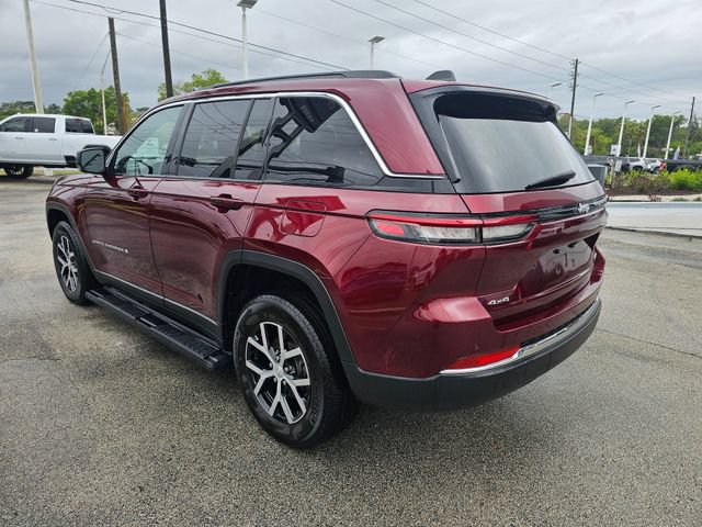 Used 2025 Jeep Grand Cherokee Limited w/ Trailer Tow Package AWD/4WD image 3