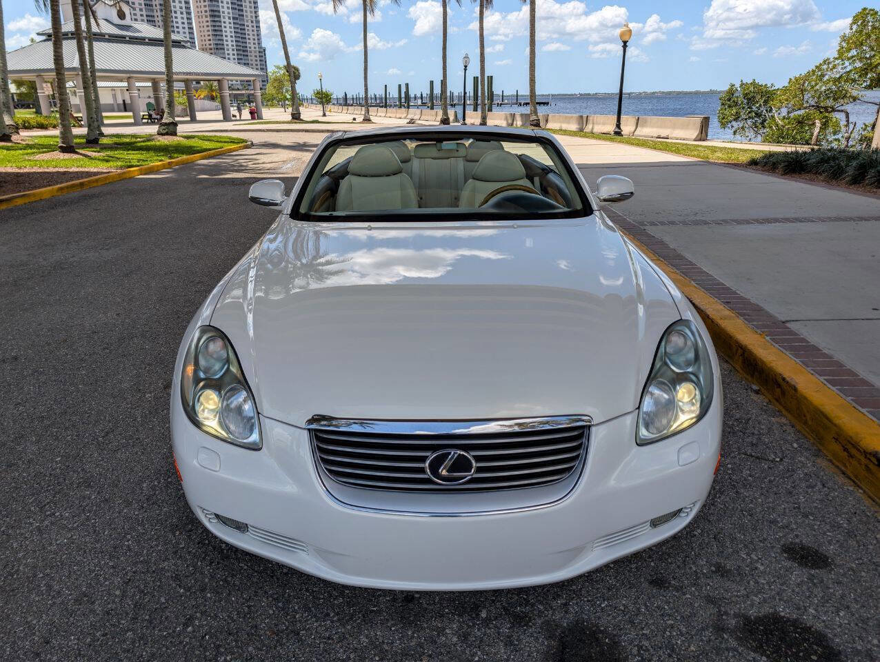 Used 2005 Lexus SC 430 Convertible image 3