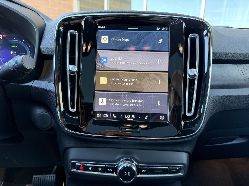 Used 2023 Volvo C40 P8 Recharge Plus w/ Protection Package Premier image 18