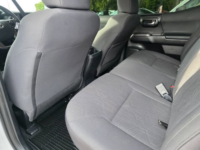 Used 2019 Toyota Tacoma TRD Sport AWD/4WD image 9