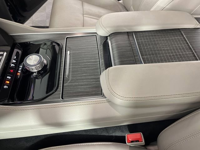 Used 2024 Jeep Wagoneer L Series II w/ Flexible Seating Group image 28