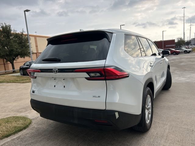 Used 2024 Toyota Grand Highlander XLE image 3