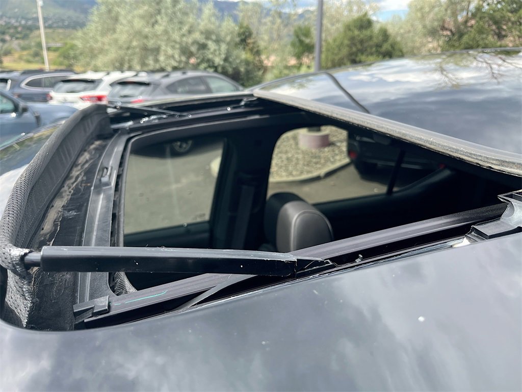 Used 2023 Chevrolet Traverse RS image 23