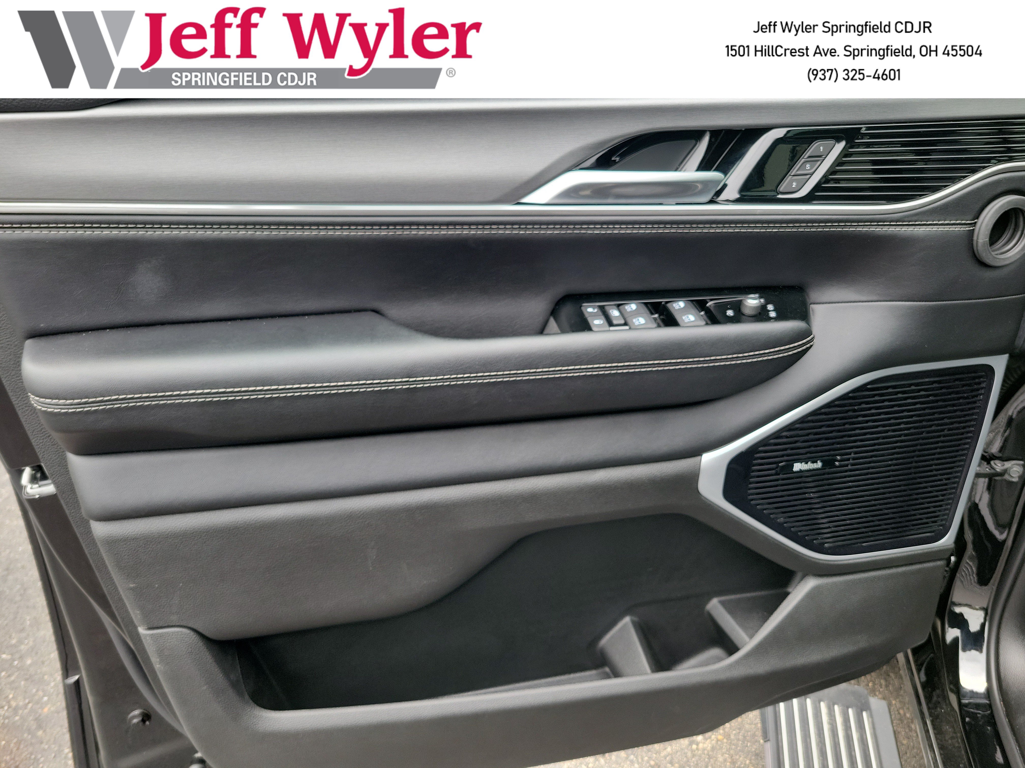 New 2026 Jeep Grand Wagoneer Limited AWD/4WD image 12