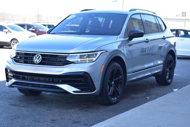 Used 2023 Volkswagen Tiguan SE R-Line image 12