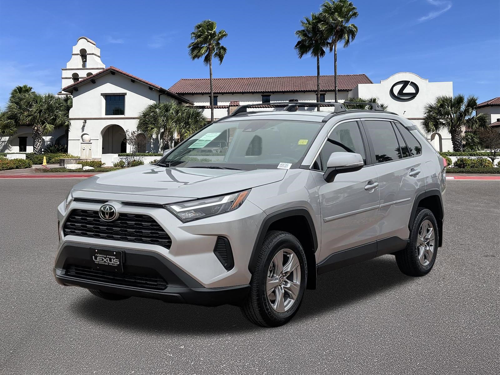 Used 2024 Toyota RAV4 XLE FWD image 5