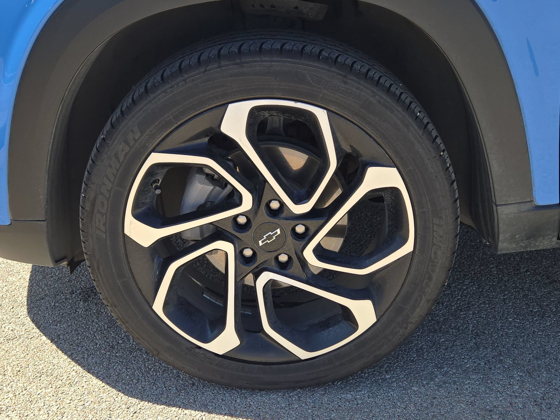 Used 2024 Chevrolet Trax RS w/ Sunroof Package FWD image 11