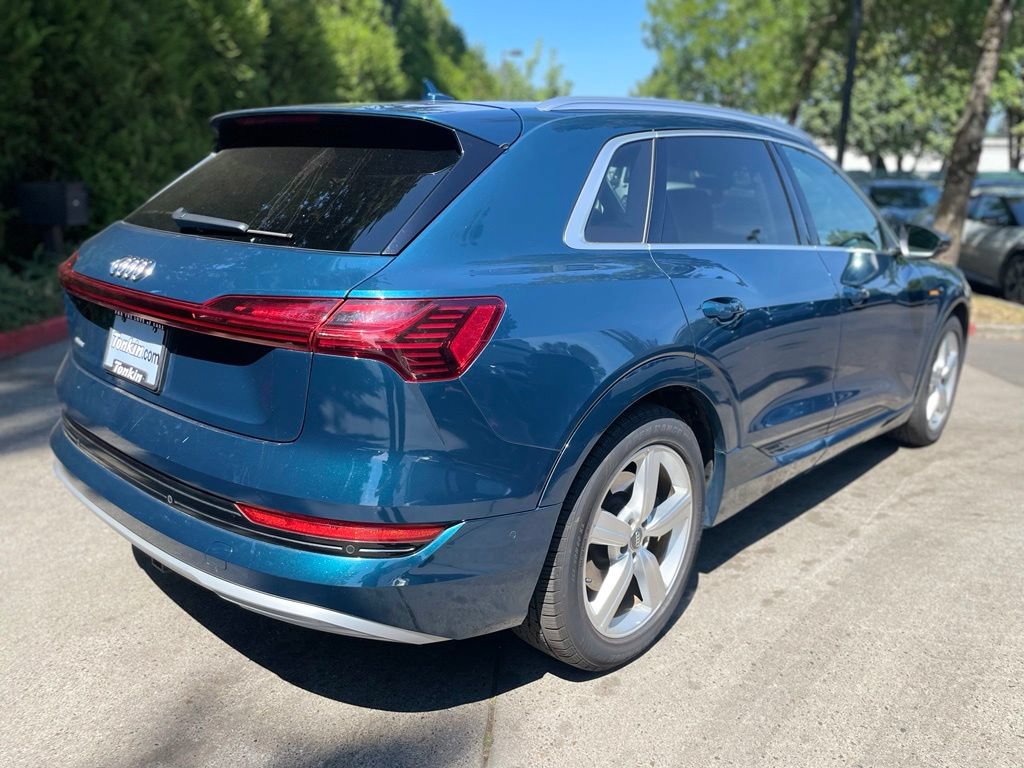 Used 2019 Audi e-tron Prestige w/ Prestige Package AWD/4WD image 4