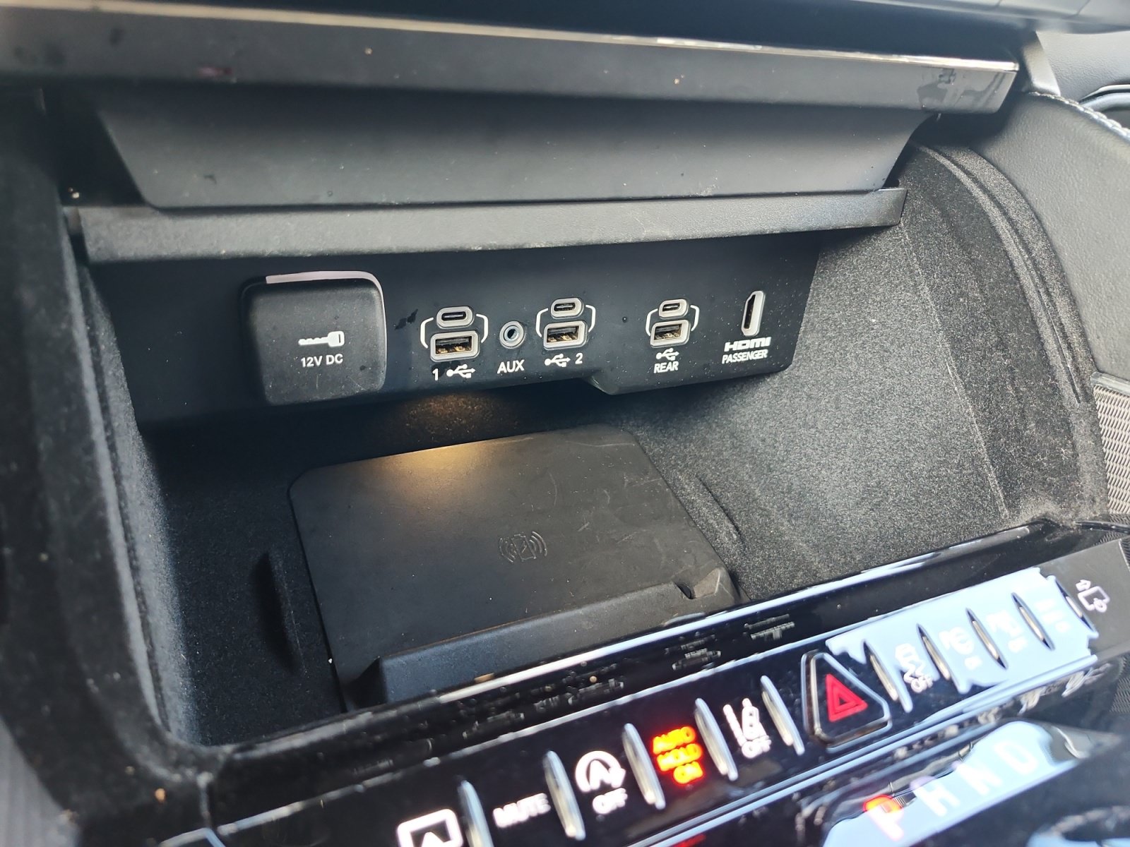 Used 2025 Jeep Grand Wagoneer L Series II Obsidian w/ Quick Order Packagew 28T AWD/4WD image 29