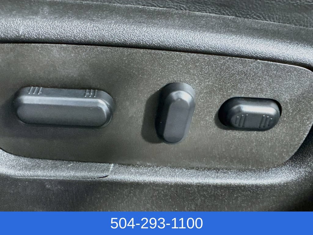 Used 2015 Ford Explorer XLT w/ Equipment Group 202A FWD image 19