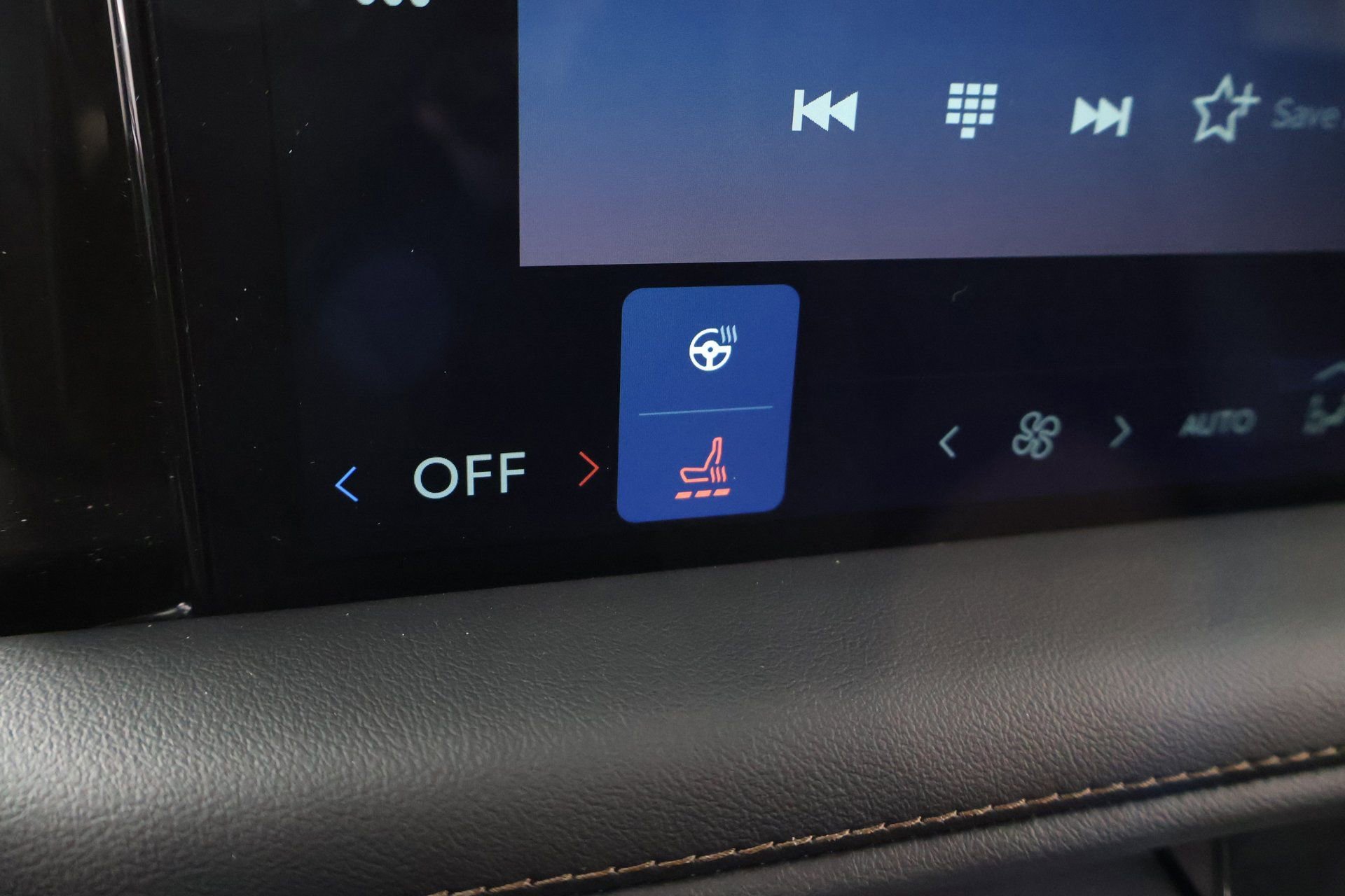 New 2026 Lincoln Aviator AWD w/ Jet Appearance Package image 7