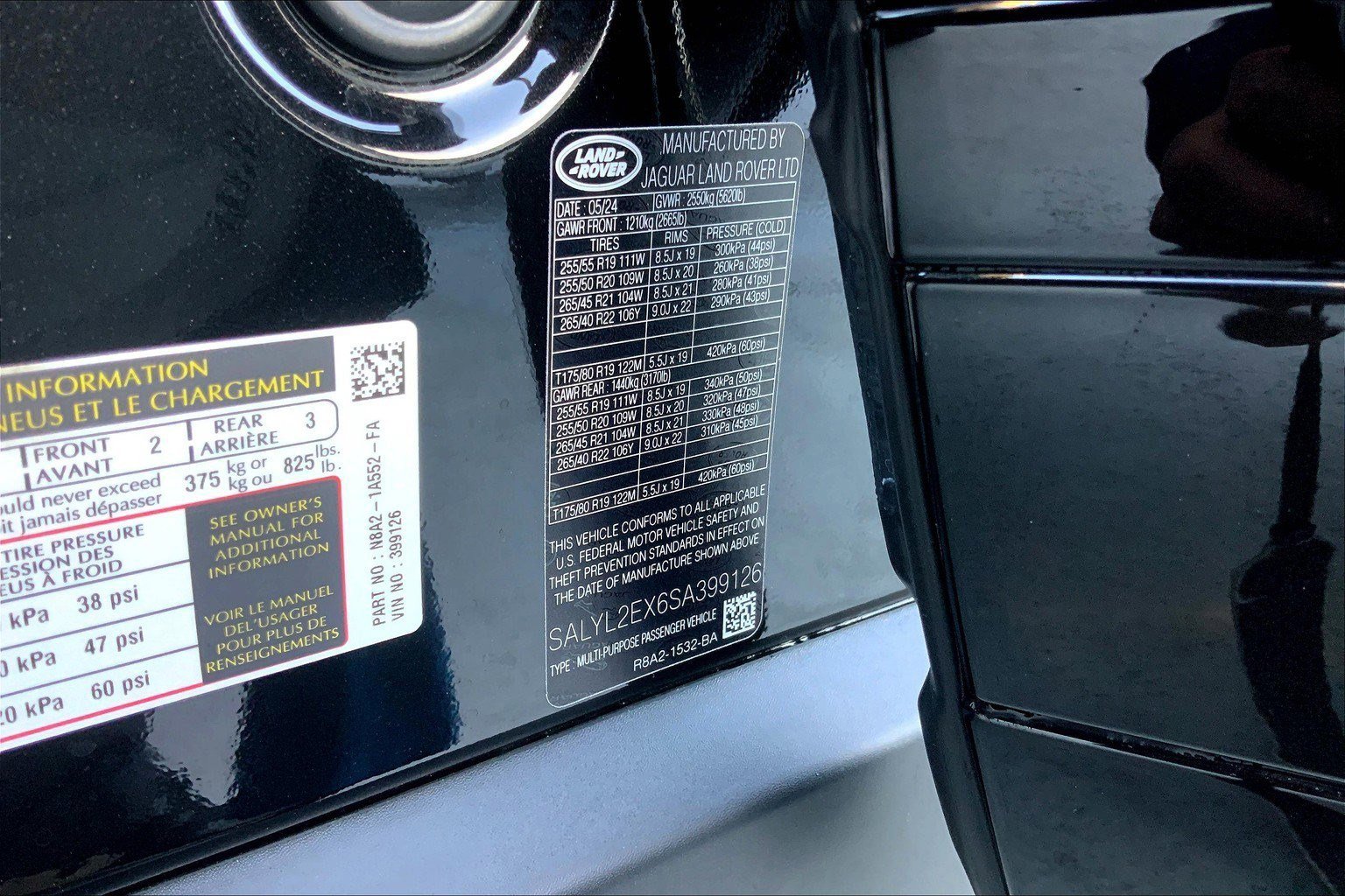 New 2025 Land Rover Range Rover Velar Dynamic SE image 11