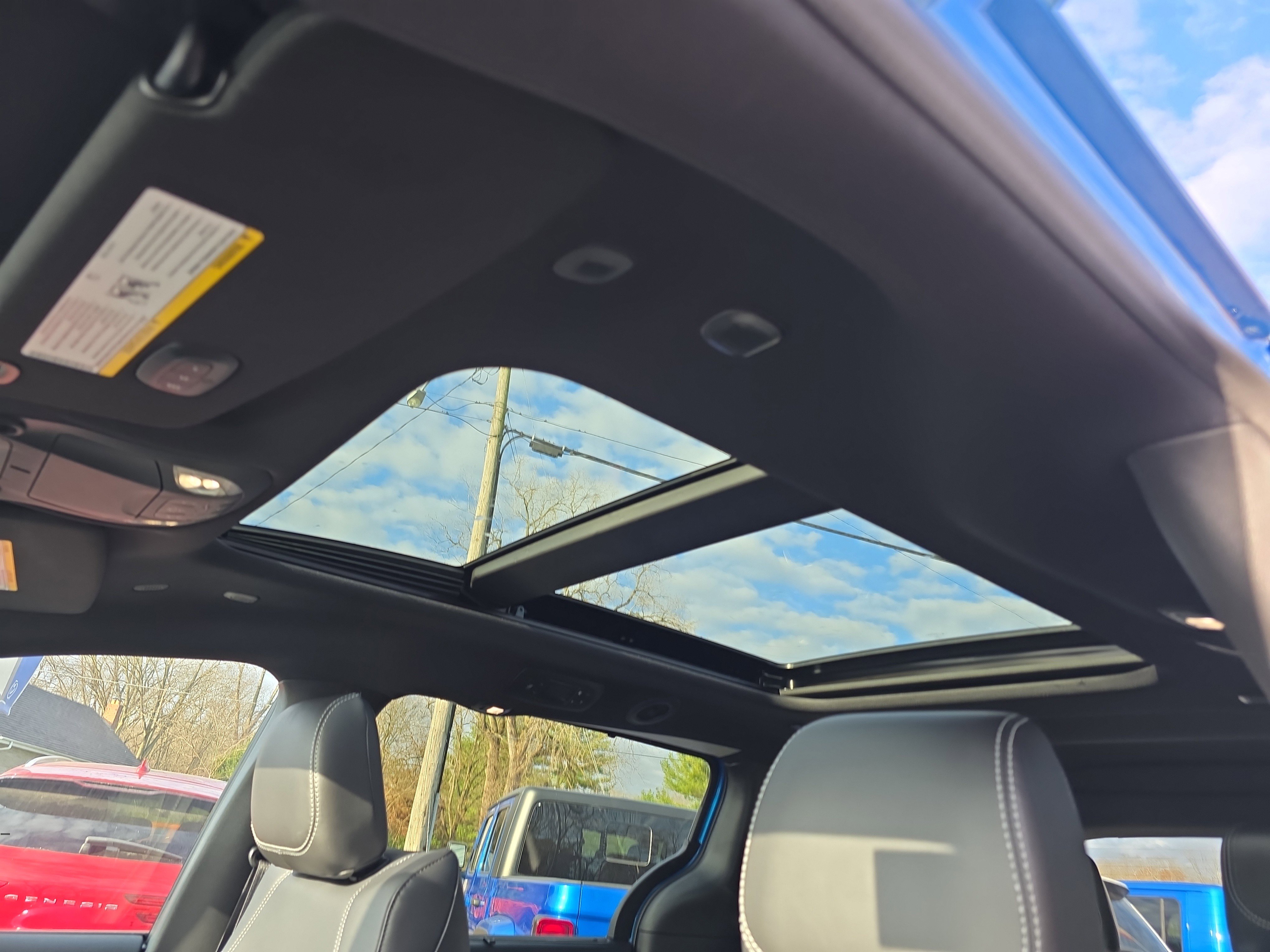 New 2026 Chrysler Pacifica Select image 4