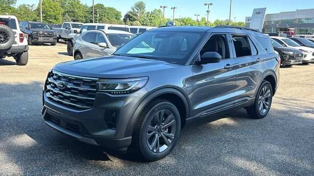 New 2026 Ford Explorer Active w/ Active Comfort Package AWD/4WD image 2