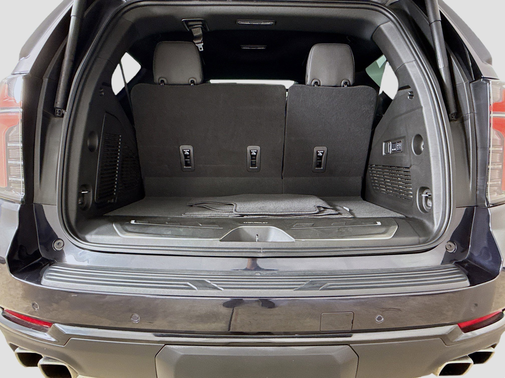 Used 2025 Chevrolet Tahoe High Country image 29