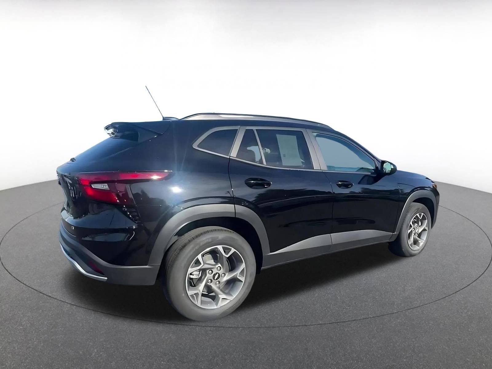 Used 2025 Chevrolet Trax LT image 15