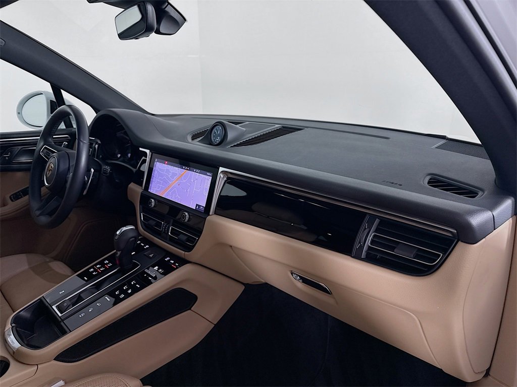 Used 2023 Porsche Macan image 30