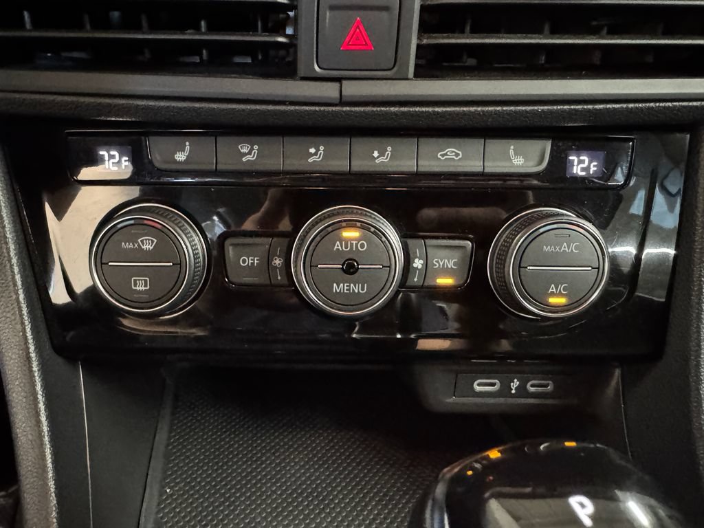 Used 2024 Volkswagen Jetta SE FWD image 22
