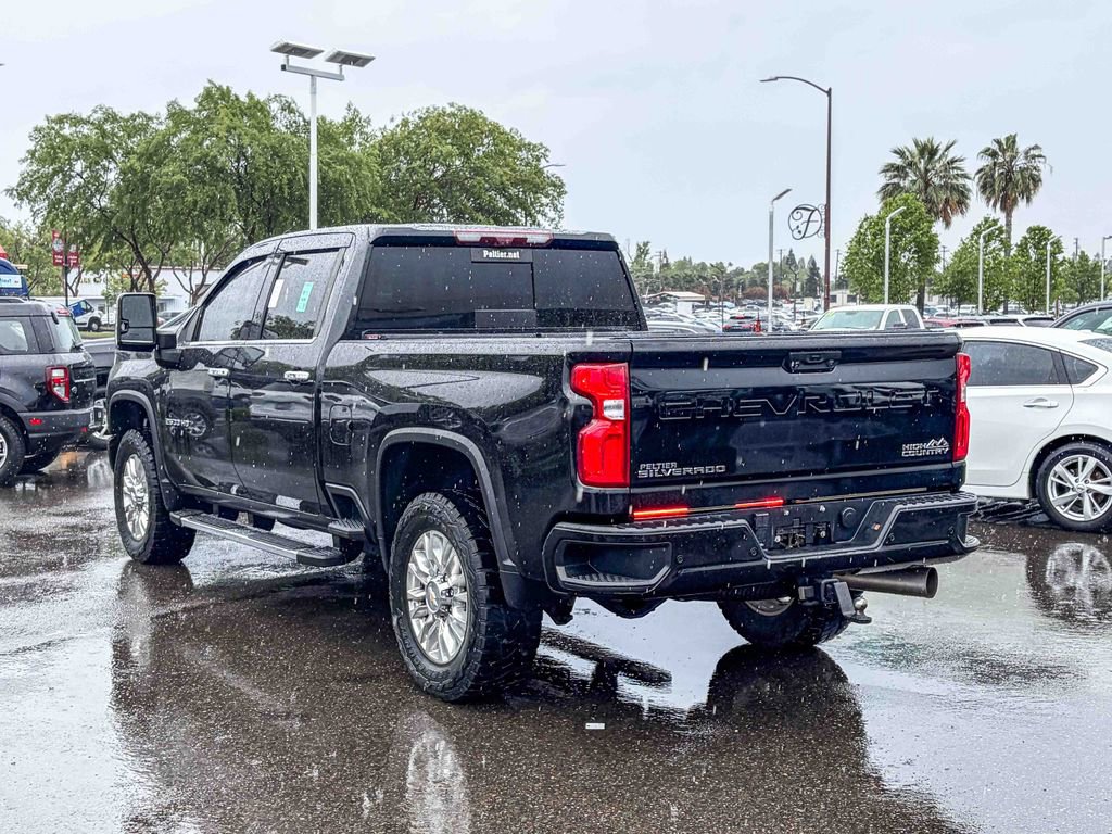 Used 2022 Chevrolet Silverado 2500 High Country AWD/4WD image 2