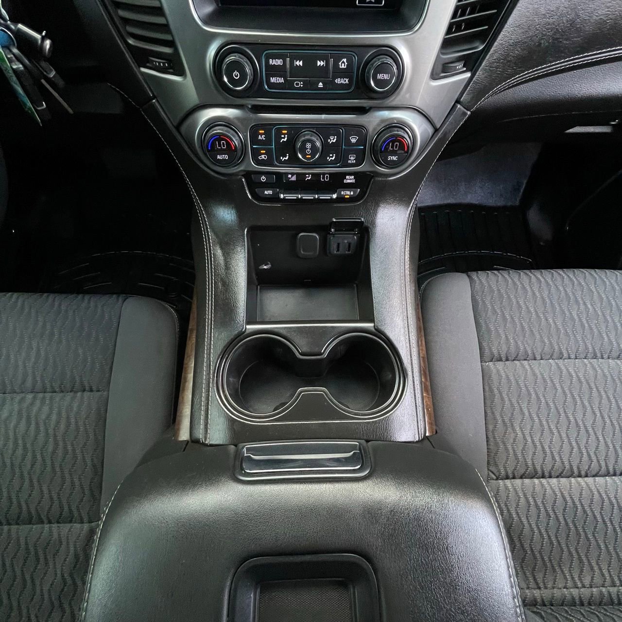 Used 2019 Chevrolet Suburban LS w/ All-Season Package RWD image 18