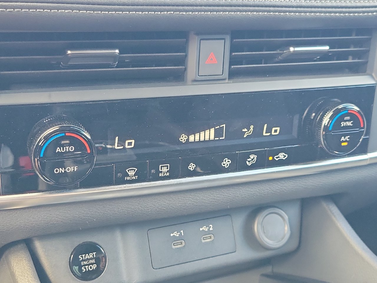 Used 2025 Nissan Rogue SV FWD image 24
