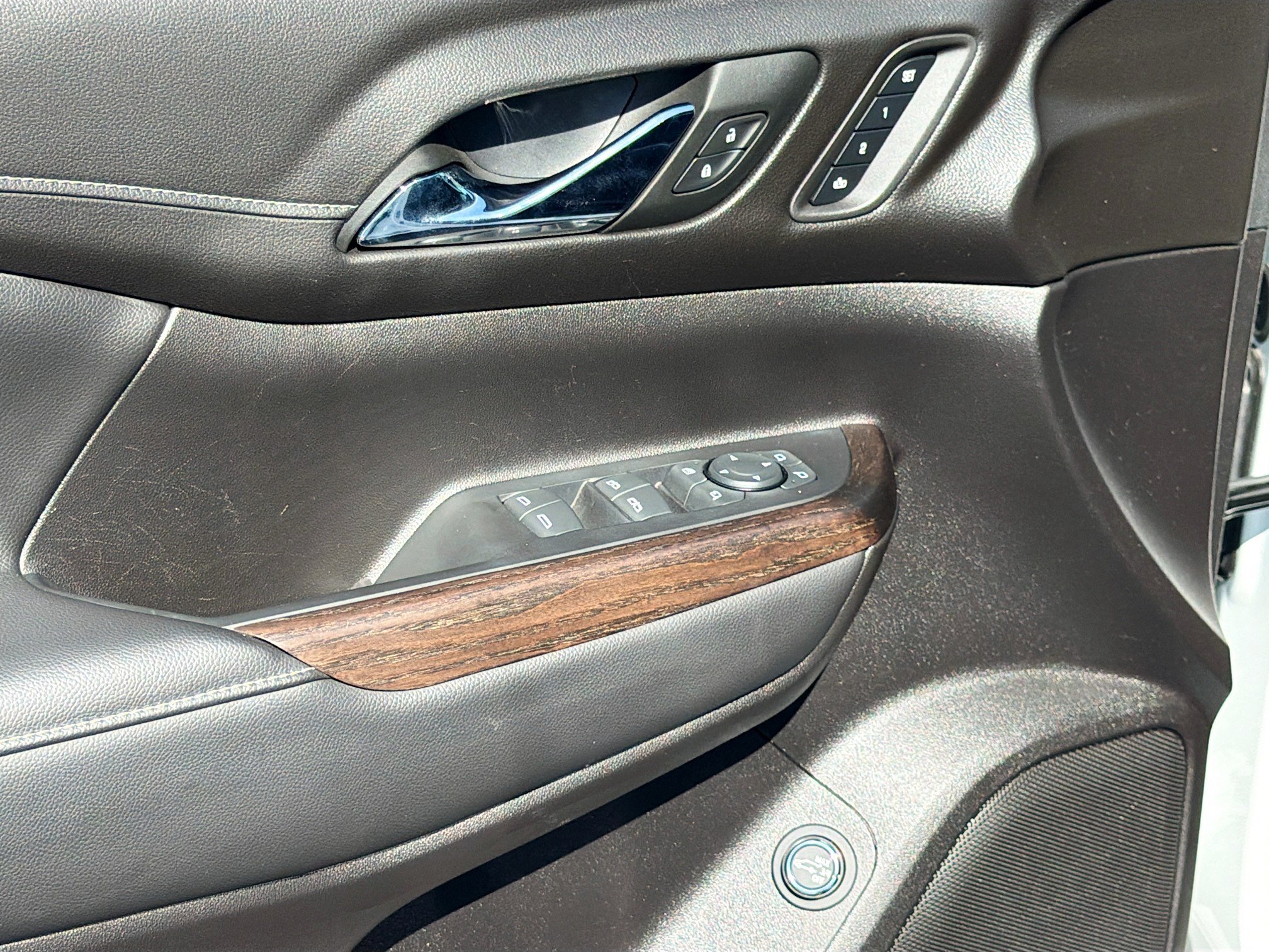 Used 2023 GMC Acadia Denali w/ Denali Technology Package FWD image 18