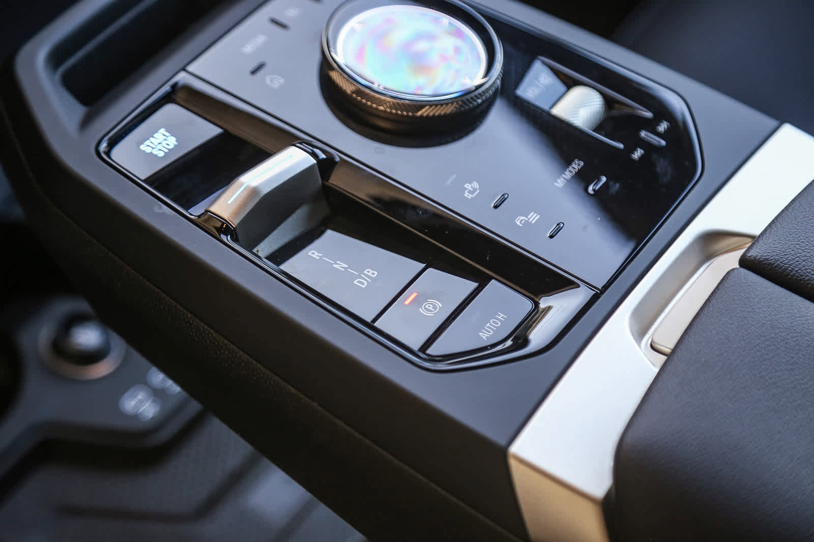 Used 2025 BMW iX xDrive50 image 16