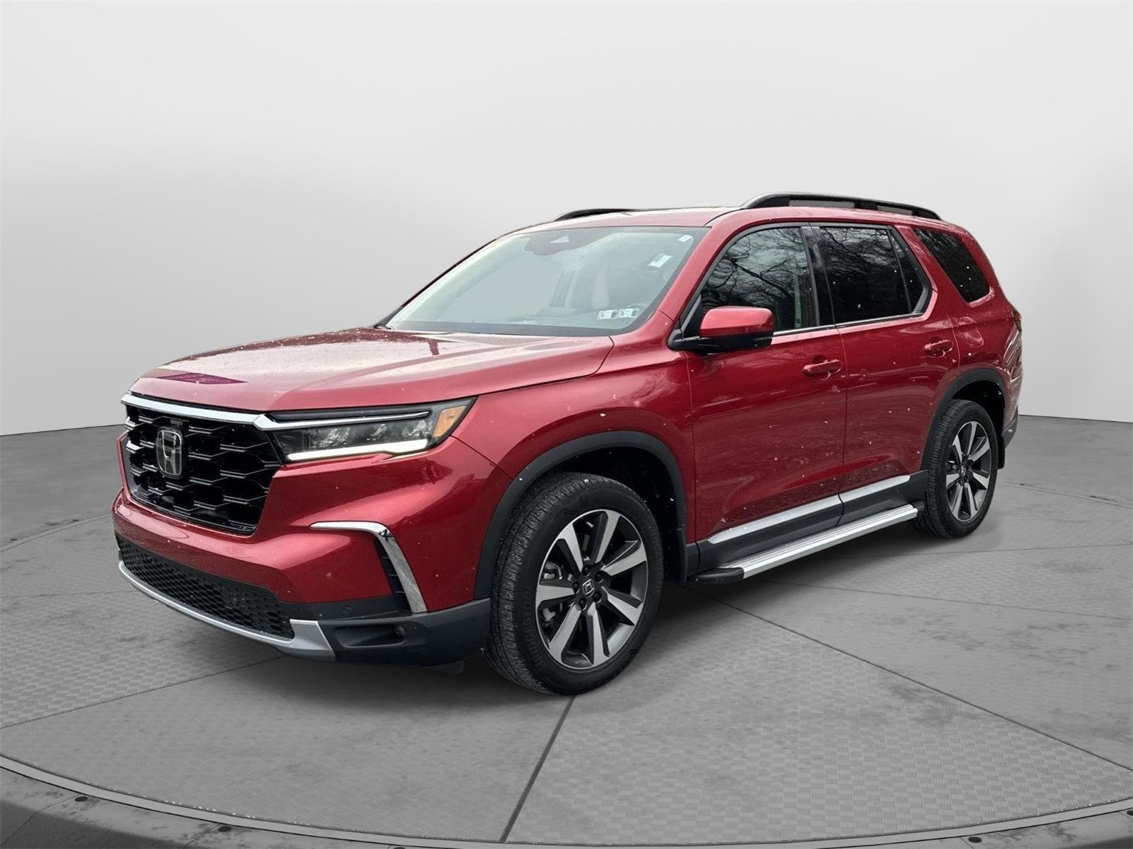 Certified 2025 Honda Pilot Touring image 7