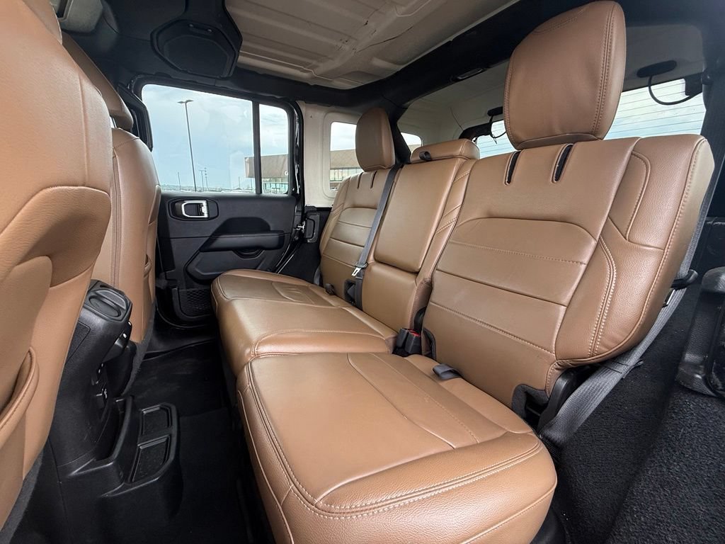 Used 2023 Jeep Wrangler Unlimited Sahara w/ Cold Weather Group AWD/4WD image 25