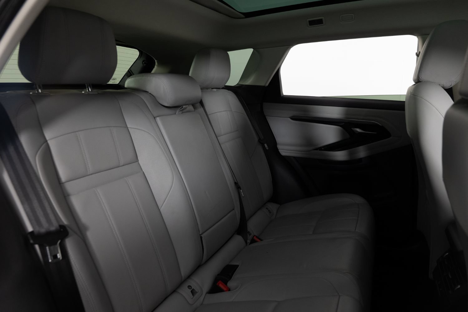 Used 2020 Land Rover Range Rover Evoque SE AWD/4WD image 24