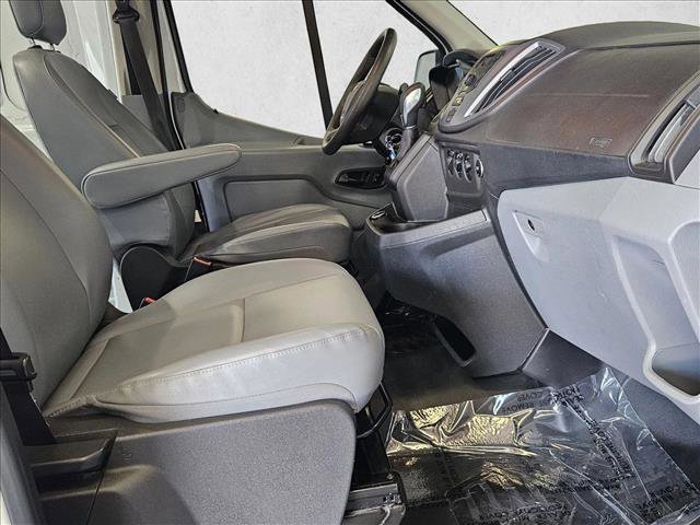 Used 2018 Ford Transit 250 148 Medium Roof RWD image 21