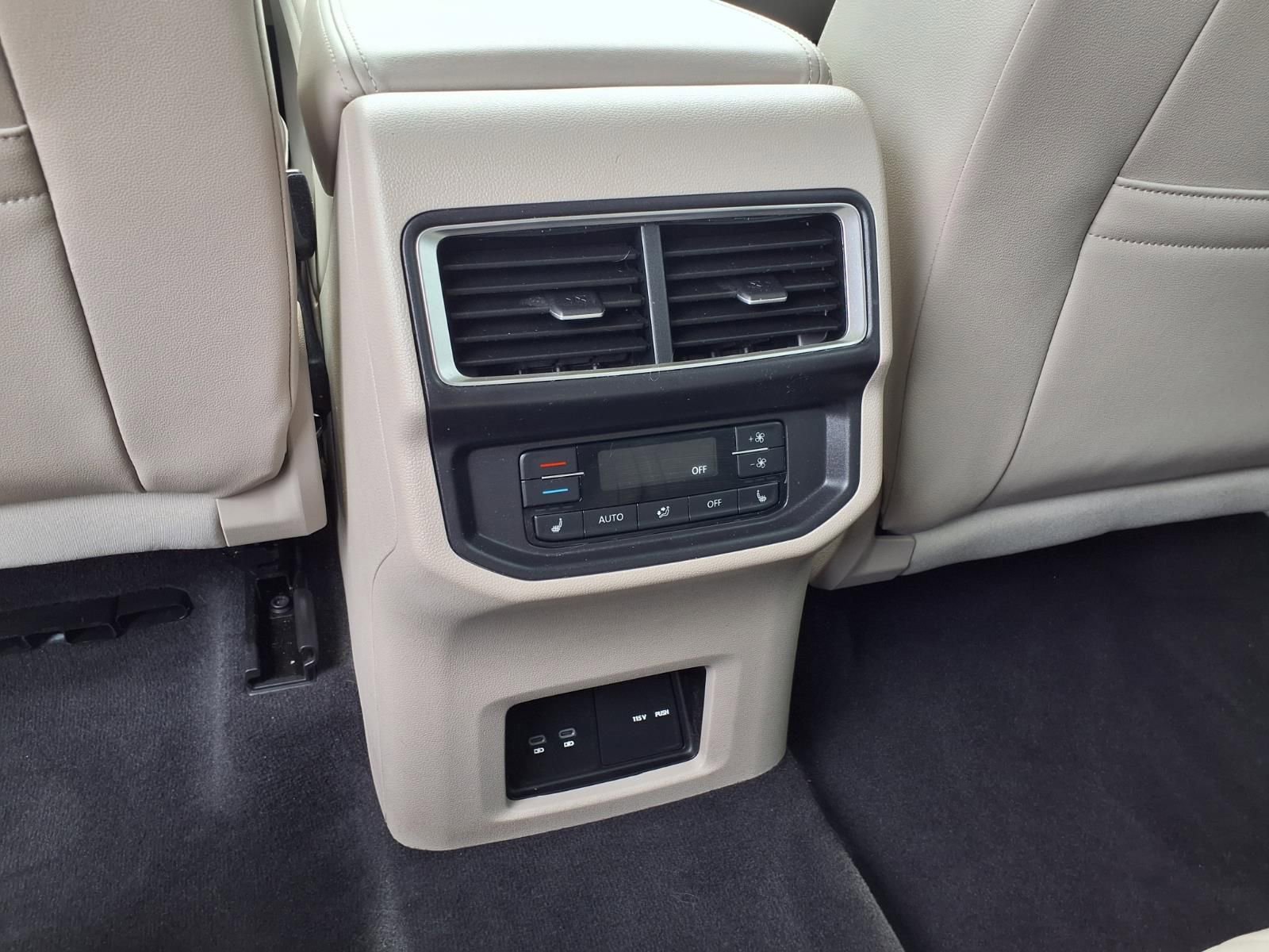 Used 2024 Volkswagen Atlas SEL Premium R-Line image 15