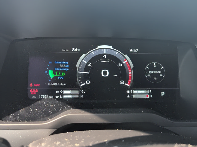 Used 2025 Toyota Tundra Limited w/ TRD Off-Road Package AWD/4WD image 10